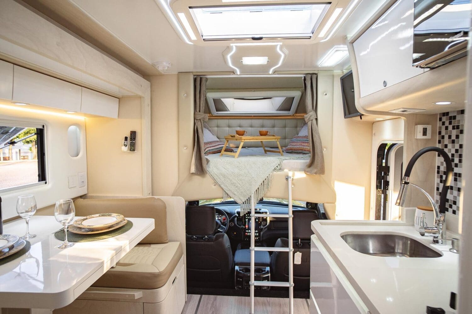 MOTORHOME ACTION RAM